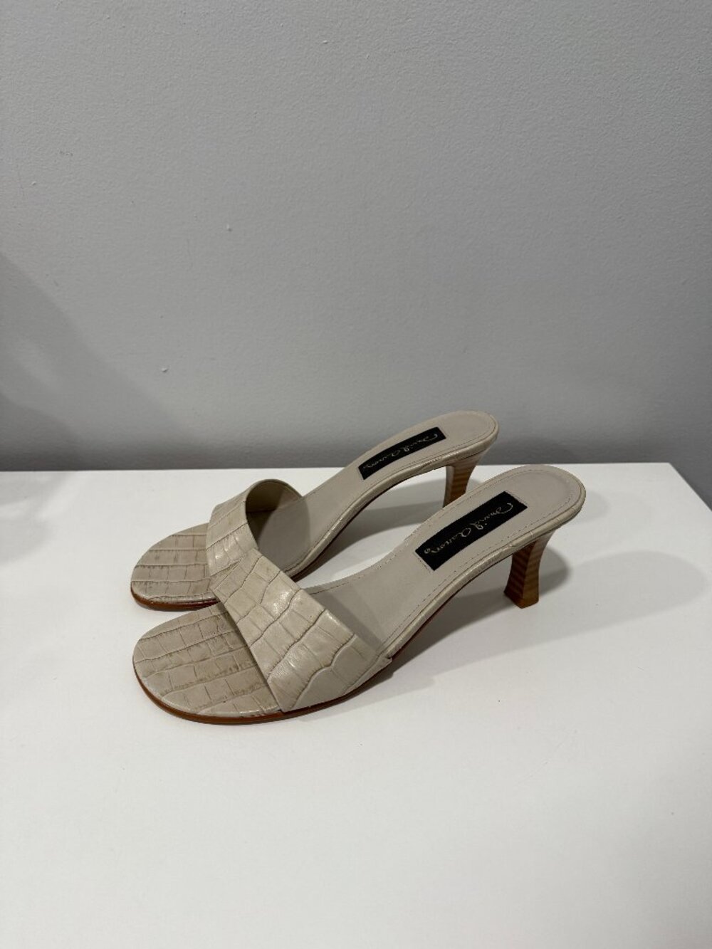 Women's David Aaron Slip on Heels Size 8.5